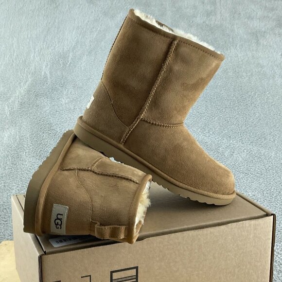 UGG Unisex-Child Classic Ii Boot, Chestnut, 05 NWOB S112 - Picture 1 of 7
